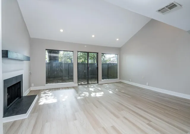 Photo 3 of Townhouse for sale at 1346 Chardonnay Dr #80, Houston, TX 77077 | MLS# 60260994 | Listing updated on 2026-09-10