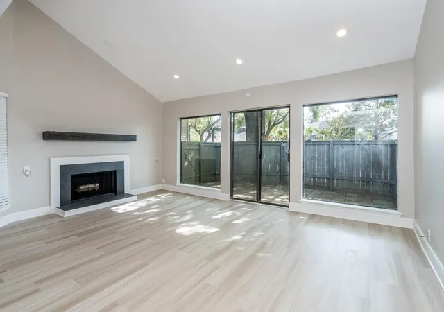 Photo 4 of Townhouse for sale at 1346 Chardonnay Dr #80, Houston, TX 77077 | MLS# 60260994 | Listing updated on 2026-09-10
