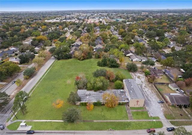 Photo 3 of Land for sale at 11122 Hillcroft St, Houston, TX 77096 | MLS# 21737077 | Listing updated on 2026-06-18