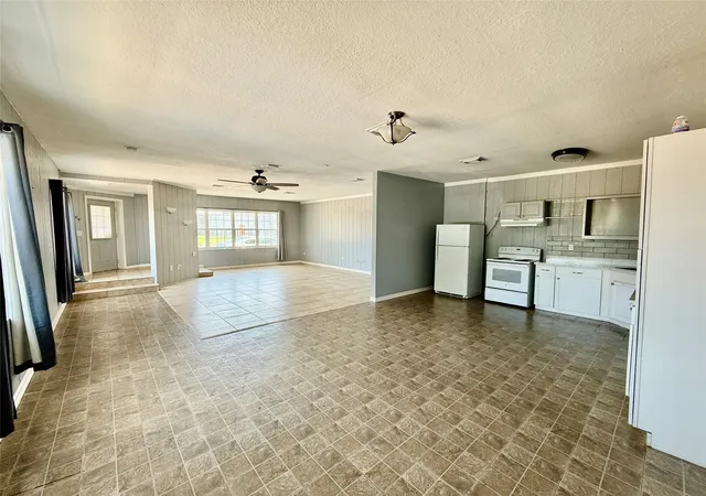 Homes for sale in Freeport, TX | 231 W Broad St, Freeport, TX 77541 | MLS# 30270756