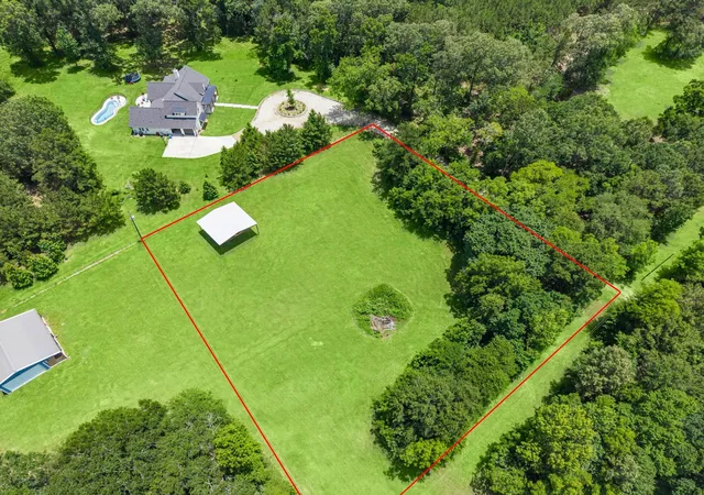 Homes for sale in New Waverly, TX | 17300 Dutch Rd, New Waverly, TX 77358 | MLS# 5358178