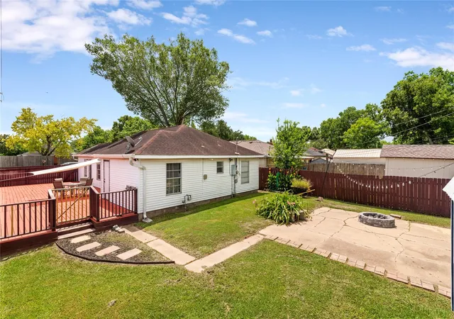 Homes for sale in Pearland, TX | 2102 Pearland Ave, Pearland, TX 77581 | MLS# 84622696