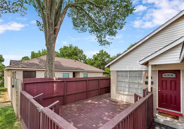 Homes for sale in Pearland, TX | 2102 Pearland Ave, Pearland, TX 77581 | MLS# 84622696