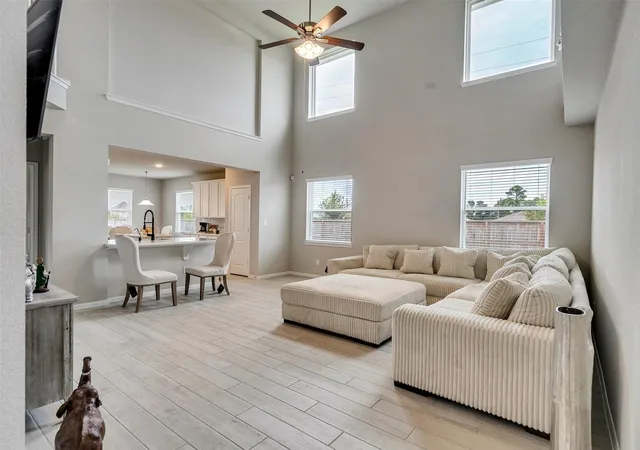 Photo 3 of Single family home for sale at 10602 Sunrise Park Ln, Humble, TX 77396 | MLS# 60795518 | Listing updated on 2026-09-16