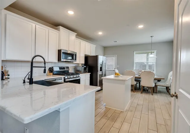 Photo 3 of Single family home for sale at 10602 Sunrise Park Ln, Humble, TX 77396 | MLS# 60795518 | Listing updated on 2026-09-16