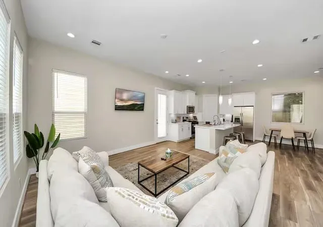 4th image of 5935 Beall St #C, Houston, TX 77091 | MLS# 27091805