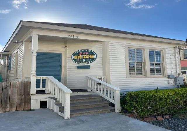Photo 1 of Single family home for sale at 1914 24th St, Galveston, TX 77550 | MLS# 21535625 | Listing updated on 2026-08-19