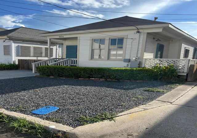 Photo 2 of Single family home for sale at 1914 24th St, Galveston, TX 77550 | MLS# 21535625 | Listing updated on 2026-08-19