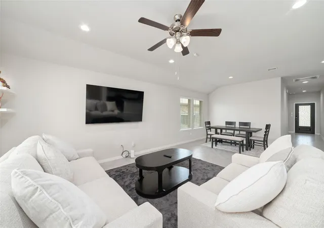Photo 4 of Sale Pending at 7530 Flintrock Holw Trl, Richmond, TX 77407 | MLS# 26940705 | Listing updated on 2026-09-19