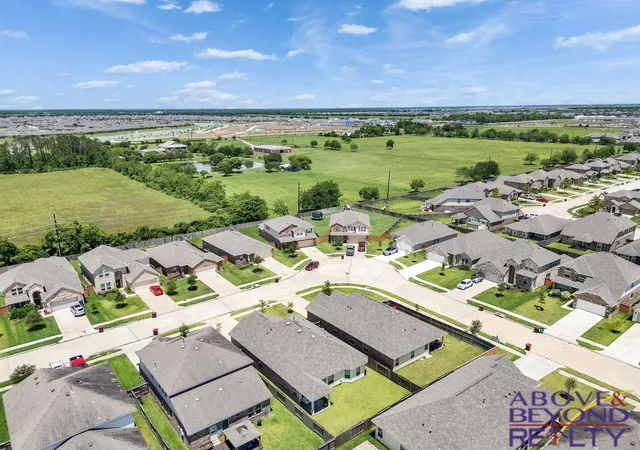 Photo 4 of Single family home for sale at 10809 Mendel Ter Dr, Rosharon, TX 77583 | MLS# 66614808 | Listing updated on 2026-09-12