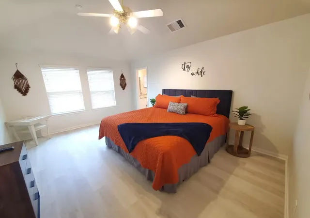 Photo 3 of Single family home for sale at 981 Arbor Xing, Conroe, TX 77303 | MLS# 32927765 | Listing updated on 2026-10-03