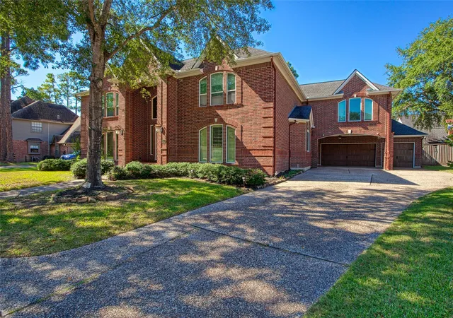 Photo 2 of Single family home for sale at 14907 Pine Point Ct, Houston, TX 77070 | MLS# 6722221 | Listing updated on 2026-07-22