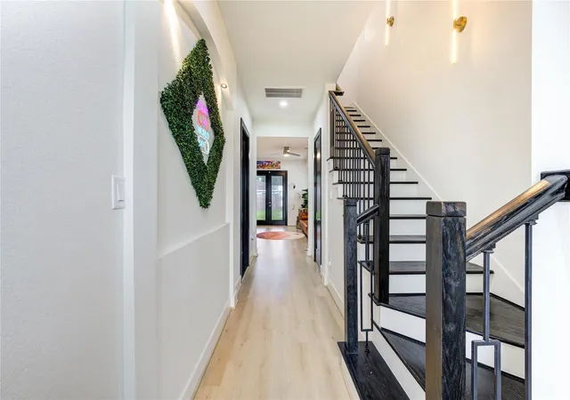3rd image of 5421 Southlea St, Houston, TX 77033