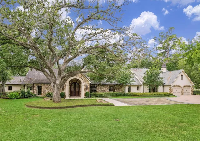 Photo 1 of Single family home for sale at 1 Gage Ct, Houston, TX 77024 | MLS# 3787132 | Listing updated on 2026-08-29