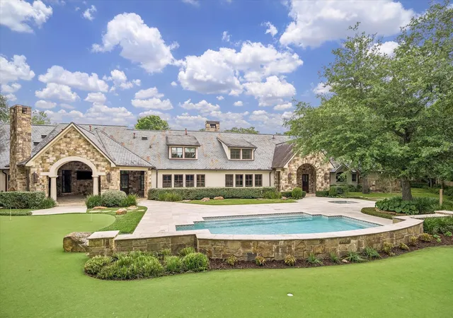 Photo 3 of Single family home for sale at 1 Gage Ct, Houston, TX 77024 | MLS# 3787132 | Listing updated on 2026-08-29