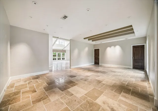 Photo 4 of Single family home for sale at 1 Gage Ct, Houston, TX 77024 | MLS# 3787132 | Listing updated on 2026-08-29