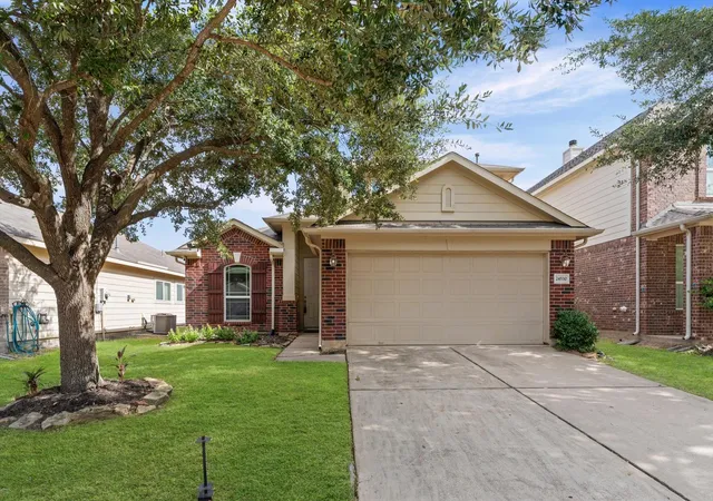 2nd image of 24530 Lakecrest Town Dr, Katy, TX 77493 | MLS# 71901755