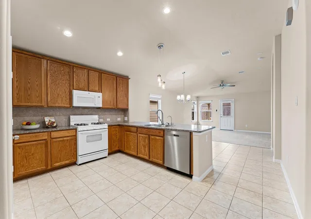 5th image of 24530 Lakecrest Town Dr, Katy, TX 77493 | MLS# 71901755