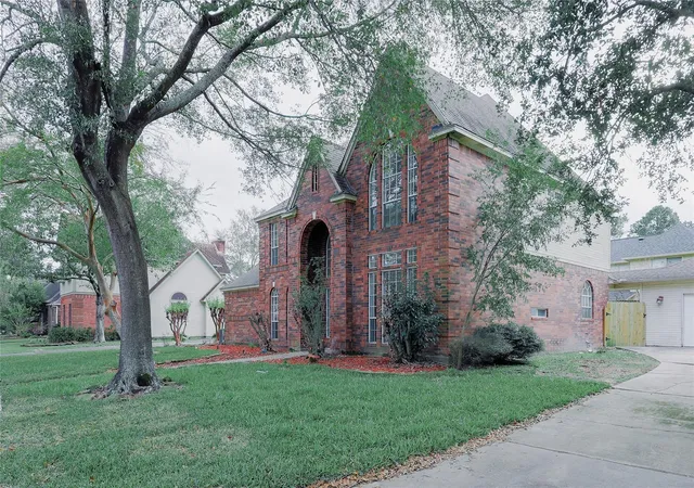 Photo 3 of Single family home for sale at 17527 Sandy Cliffs Dr, Houston, TX 77090 | MLS# 29522400 | Listing updated on 2026-08-18