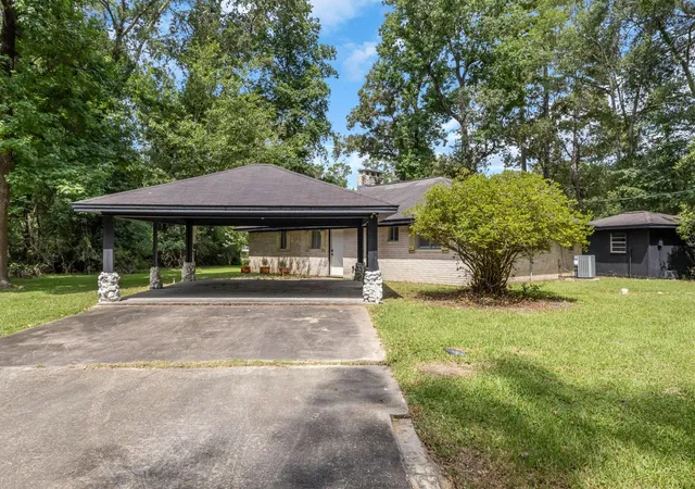 5th image of 917 Huckleberry Ln, Village Mills, TX 77663 | MLS# 87704712