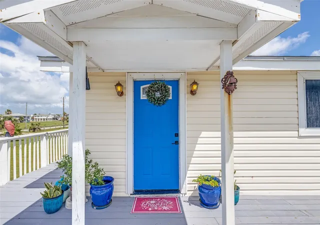 Photo 3 of Single family home for sale at 3915 1st Street, Galveston, TX 77554 | MLS# 90384517 | Listing updated on 2026-08-12