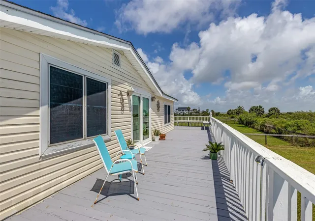 Photo 4 of Single family home for sale at 3915 1st Street, Galveston, TX 77554 | MLS# 90384517 | Listing updated on 2026-08-12