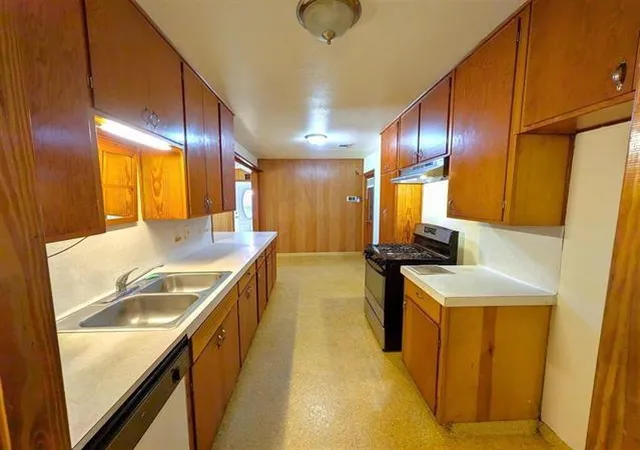 Photo 3 of Single family home for sale at 507 Bridal Wreath Ave, Orange, TX 77630 | MLS# 58352822 | Listing updated on 2026-09-23