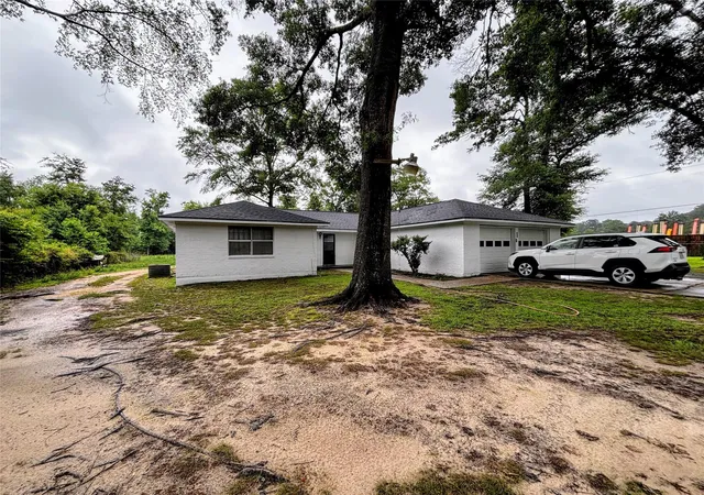 3rd image of 214 Mills Dr, Livingston, TX 77351 | MLS# 40982476