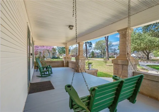 Photo 3 of Single family home for sale at 501 W Buck St, Caldwell, TX 77836 | MLS# 87141733 | Listing updated on 2026-08-28