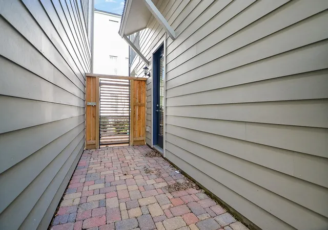 Photo 3 of Single family home for sale at 2419 W Kolbe Ln, Houston, TX 77080 | MLS# 35132893 | Listing updated on 2026-08-31
