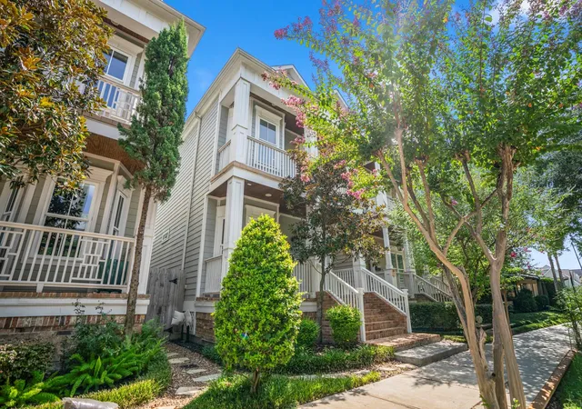 Photo 2 of Single family home for sale at 218 E 27th Street #A, Houston, TX 77008 | MLS# 79824424 | Listing updated on 2026-09-12