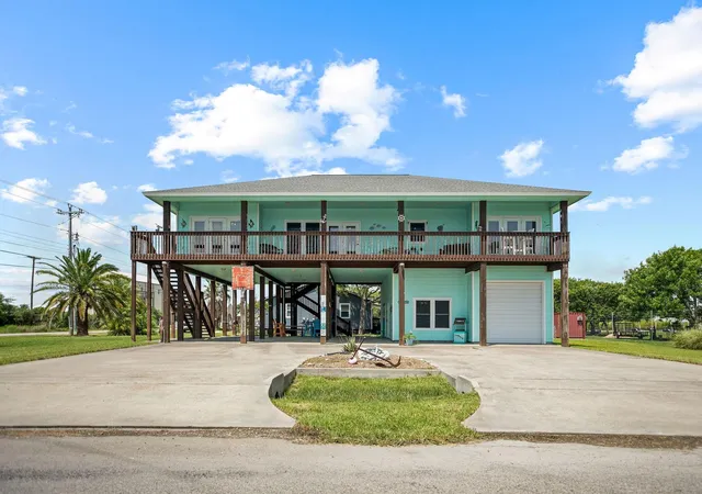 Photo 2 of Single family home for sale at 23 Macey St, Port O Connor, TX 77982 | MLS# 43839010 | Listing updated on 2026-09-15