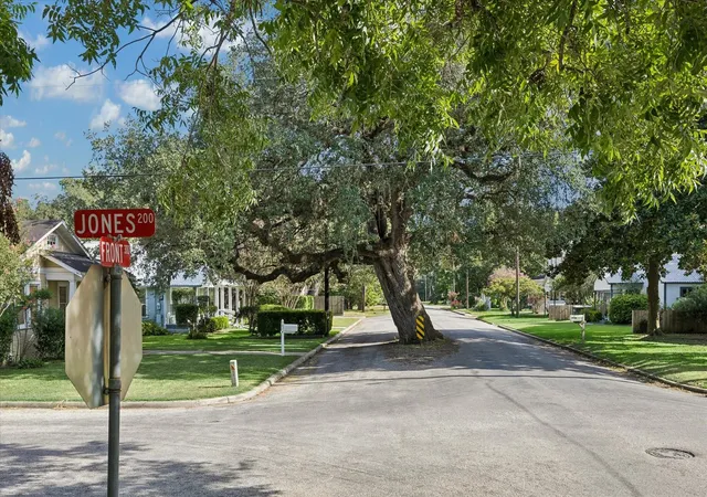 2nd image of 315 Jones St, Columbus, TX 78934 | MLS# 23263680