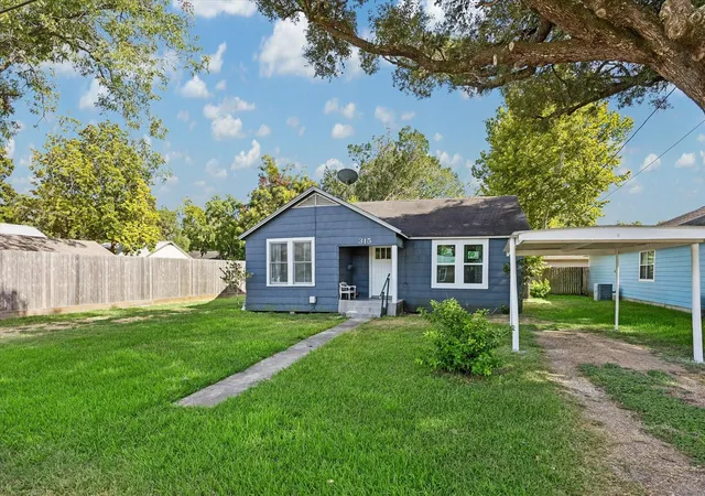 3rd image of 315 Jones St, Columbus, TX 78934 | MLS# 23263680