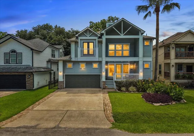 2nd image of 208 Valmar St, Kemah, TX 77565 | MLS# 68811958