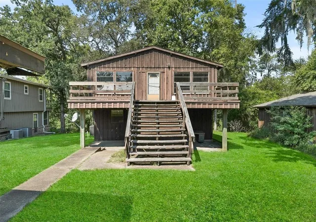 2nd image of 14 Walker Trl, Huntsville, TX 77320 | MLS# 93225283