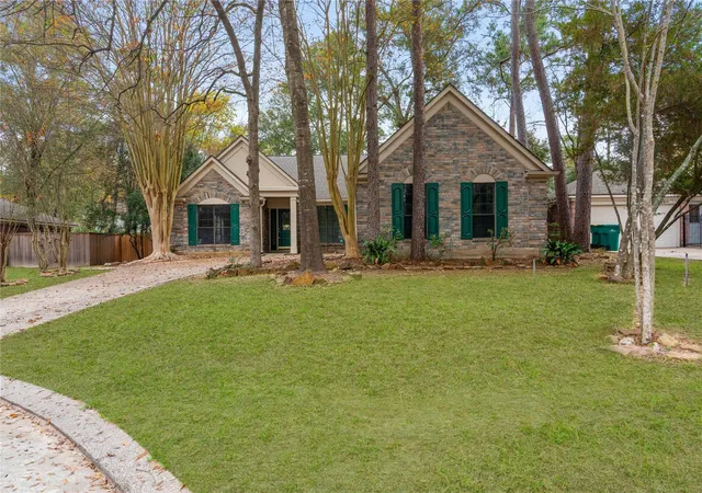 Photo 2 of Single family home for sale at 10 White Fawn Dr, Spring, TX 77381 | MLS# 41370362 | Listing updated on 2026-09-13