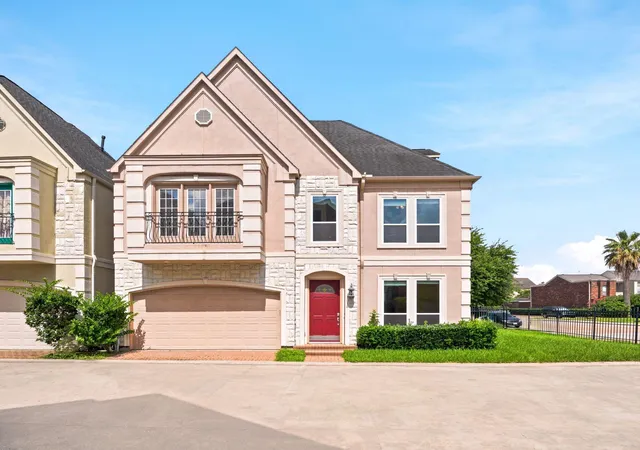 Photo 1 of Single family home for sale at 5638 Winsome Ln, Houston, TX 77057 | MLS# 32634989 | Listing updated on 2026-07-02