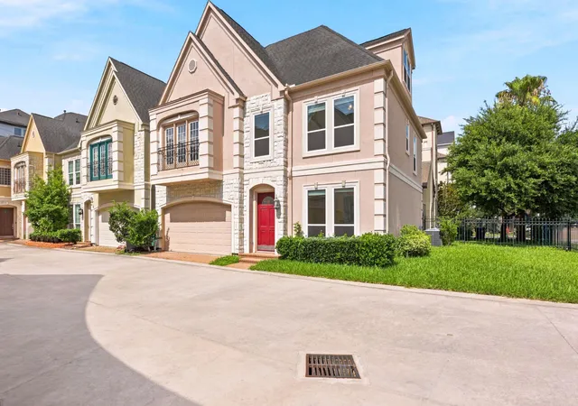 Photo 2 of Single family home for sale at 5638 Winsome Ln, Houston, TX 77057 | MLS# 32634989 | Listing updated on 2026-07-02