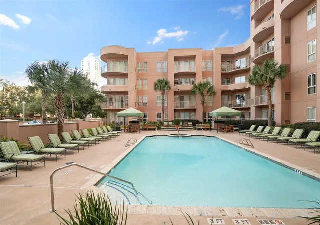 3rd image of 3505 Sage Rd #502, Houston, TX 77056 | MLS# 84862831