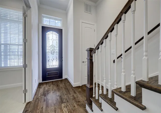 Photo 3 of Sale Pending at 1041 Ashland St, Houston, TX 77008 | MLS# 12971127 | Listing updated on 2026-09-16