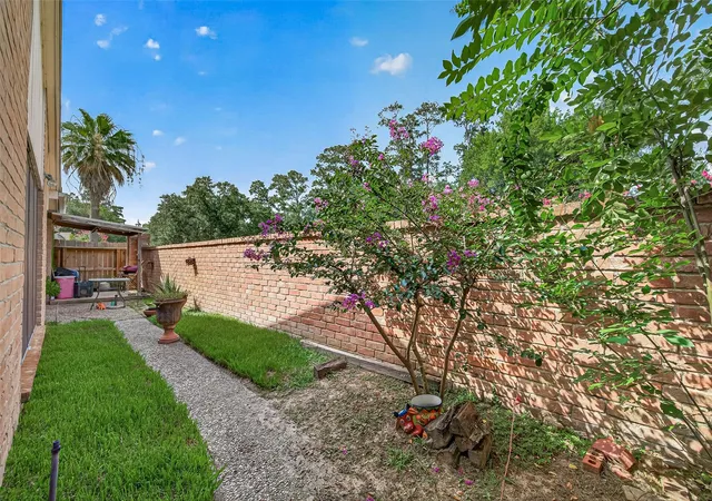 Homes for sale in Houston, TX | 324 Champions Colony Iii, Houston, TX 77069 | MLS# 77813338