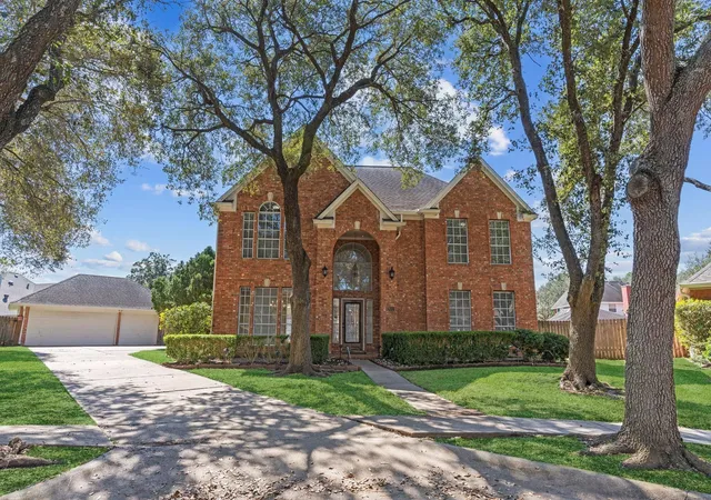 Homes for sale in Sugar Land, TX | 2027 Richland Ct Ct, Sugar Land, TX 77478 | MLS# 6445533
