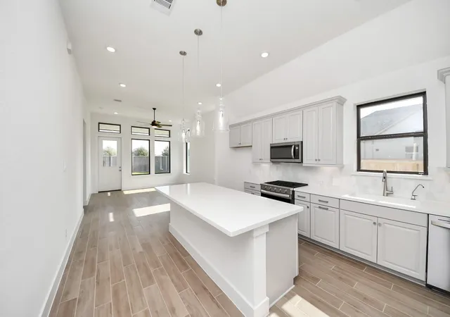 Photo 3 of Single family home for sale at 10103 Copia Ln, Montgomery, TX 77316 | MLS# 54034210 | Listing updated on 2026-09-02