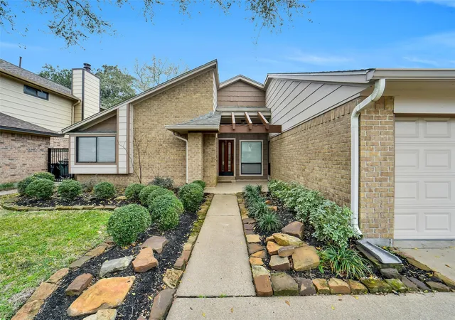 Photo 1 of Sale Pending at 15926 Spring Forest Dr, Houston, TX 77059 | MLS# 37229276 | Listing updated on 2026-09-06