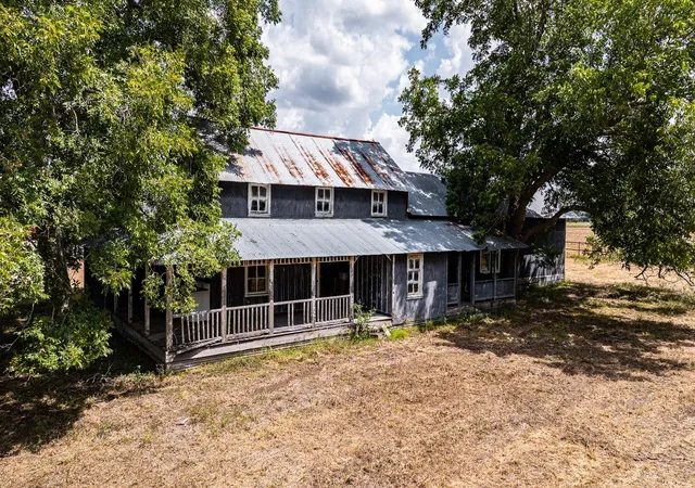 Homes for sale in Schulenburg, TX | 258 Private Rd 2006, Schulenburg, TX 78956 | MLS# 29920346