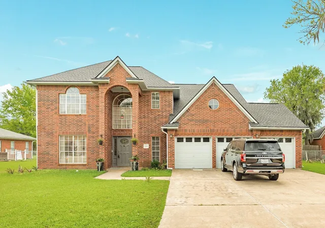 1st image of 54 Peppermint Ct, Lake Jackson, TX 77566 | MLS# 31883023