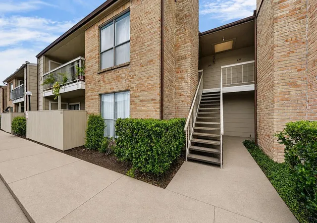 Photo 1 of Sale Pending at 2100 Wilcrest Dr #140, Houston, TX 77042 | MLS# 17856846 | Listing updated on 2026-08-27
