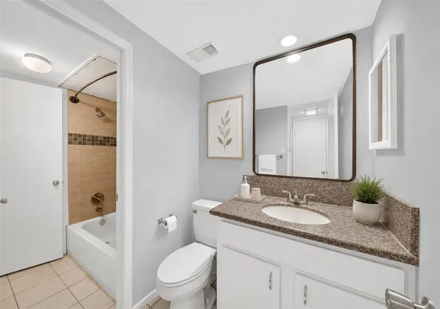Photo 4 of Sale Pending at 2100 Wilcrest Dr #140, Houston, TX 77042 | MLS# 17856846 | Listing updated on 2026-08-27