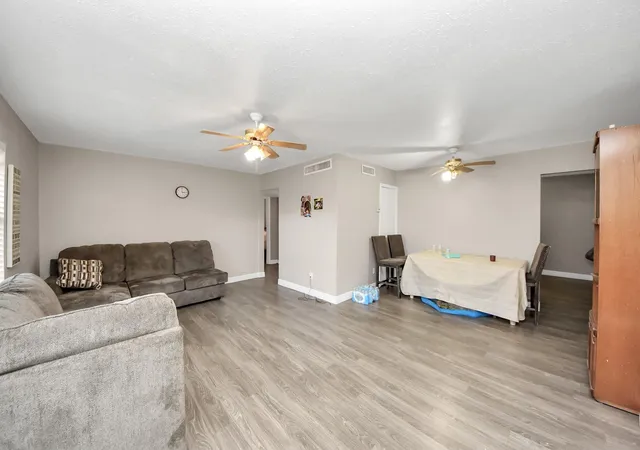 5th image of 817 Church St, Crosby, TX 77532 | MLS# 22441082